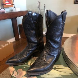 Justin Black Cowboy Boots 8.5 pointed toe
